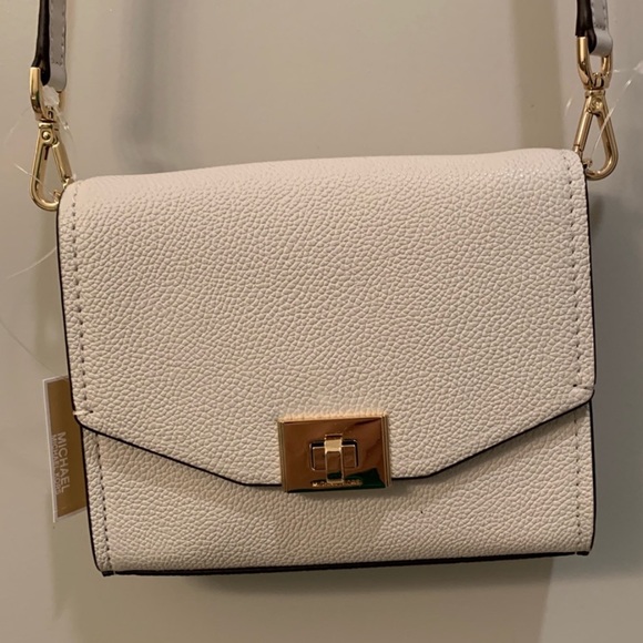 MICHAEL Michael Kors Handbags - NWT- Michael Kors crossbody purse